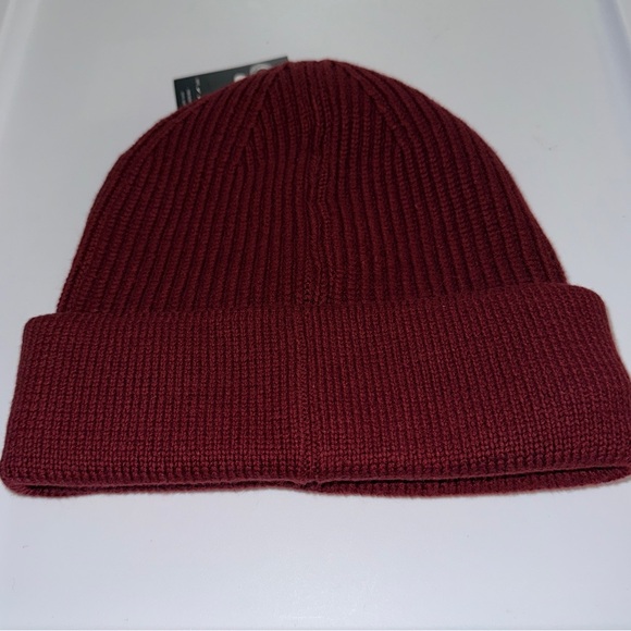 Nike Unisex Maroon Knit Beanie - Picture 2 of 3